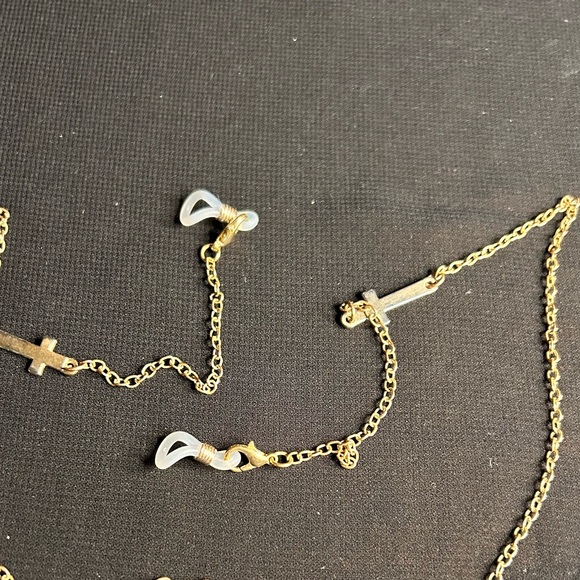 Gold tone metal Cross eyeglass chain. Unbranded - Picture 3 of 5